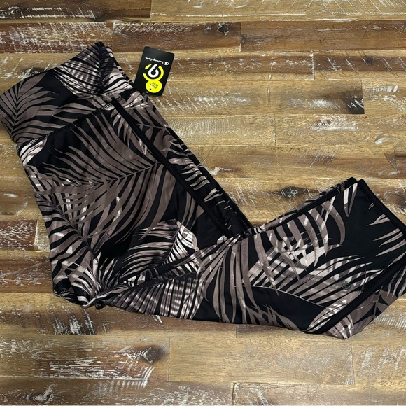 C9 by Champion Pants - c9 By Champion Women’s High Rise Capri Leggings 😍